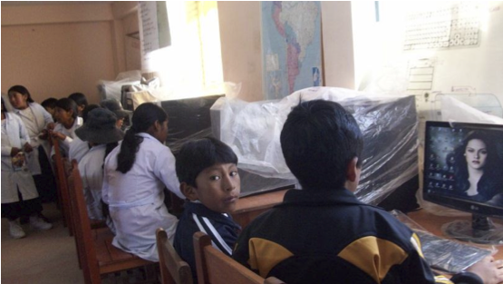 The library/computer area at the Cusijata school